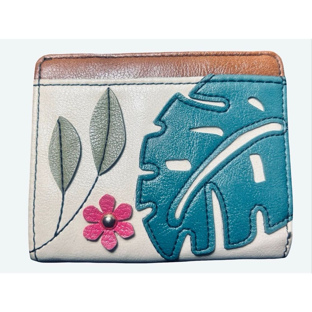Relic Vintage Leather Floral Appliqué Wallet